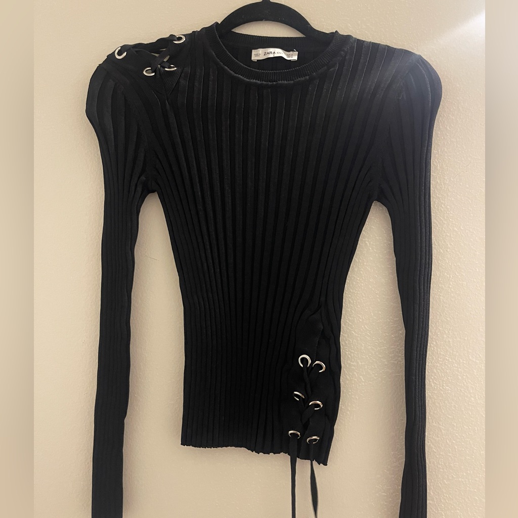 Zara Black Long Sleeve Knit Top